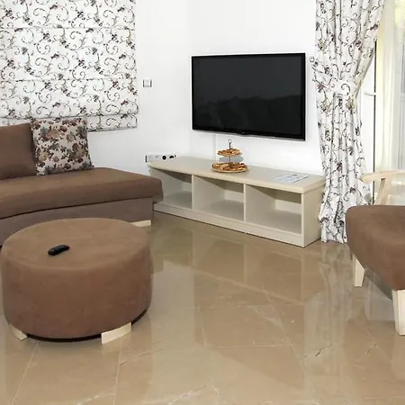 Villa Liya